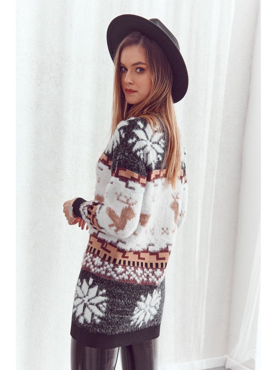 Warm long Christmas sweater, black 383580 - Online store - Boutique